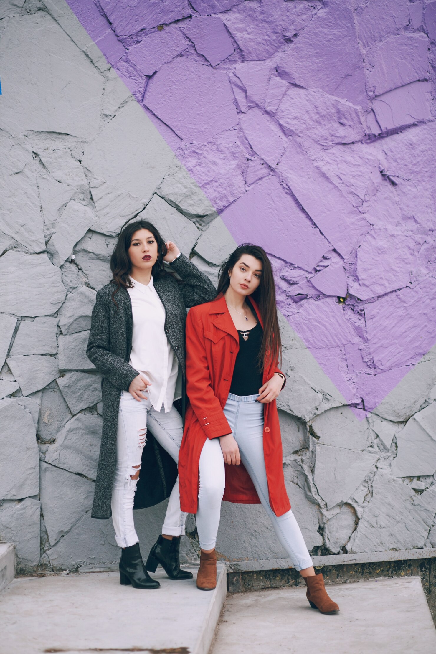 fashion-girls-city_1157-4972